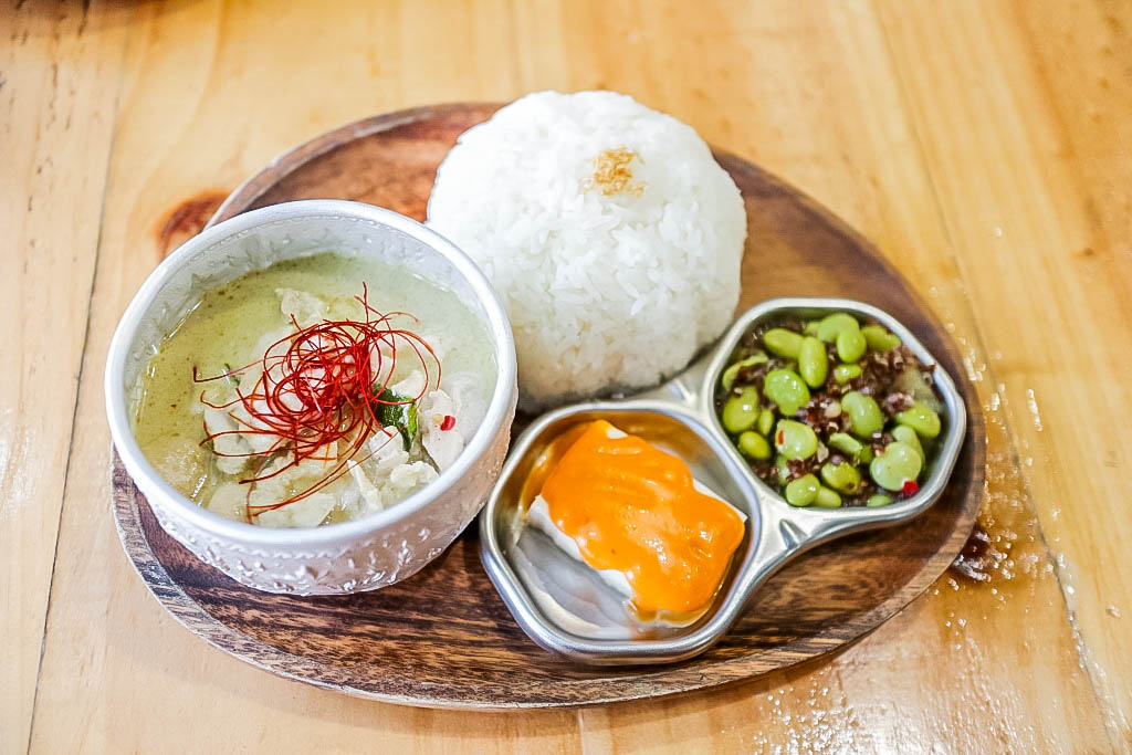 桃園中壢美食-Tuk-Tuk Thai Café 圖圖咖啡館-可愛的泰國嘟嘟車x泰式創意料理咖啡廳 @靜兒貪吃遊玩愛分享