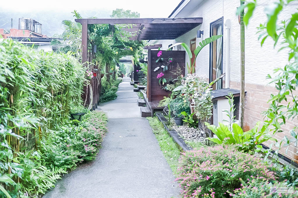 花蓮壽豐住宿-潭心閣民宿-悠閒放鬆慢活的庭園造景豪華雙人房/鯉魚潭兩天一夜住宿/東北碼頭的電動船遊湖之樂/鄰近鯉魚潭住宿 @靜兒貪吃遊玩愛分享