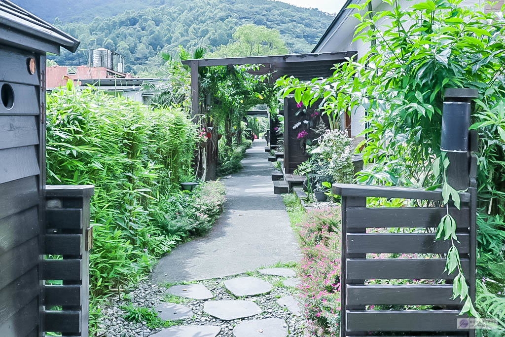 花蓮壽豐住宿-潭心閣民宿-悠閒放鬆慢活的庭園造景豪華雙人房/鯉魚潭兩天一夜住宿/東北碼頭的電動船遊湖之樂/鄰近鯉魚潭住宿 @靜兒貪吃遊玩愛分享