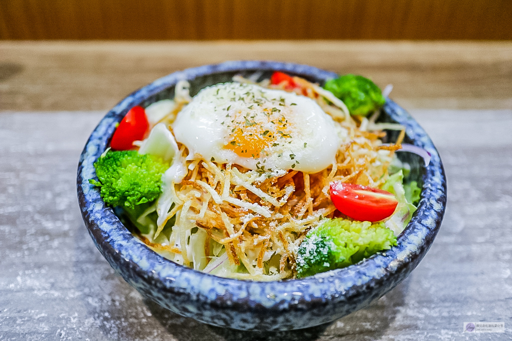 桃園中壢美食-長居亭創作酒処-十足日本風格來自大阪道地的居酒屋料理/宵夜美食 炸物 烤物 啤酒/鄰近中壢SOGO @靜兒貪吃遊玩愛分享