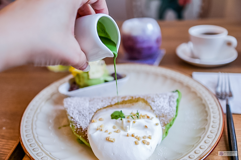 花蓮美食-小巷茉莉 MôLi Café-隱藏在小巷間的文青幽靜咖啡廳/簡餐 舒芙蕾鬆餅 下午茶 @靜兒貪吃遊玩愛分享