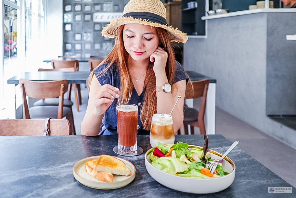 宜蘭羅東美食-簡捷餐桌·c.c Eatery-隱藏在小巷內純白色系簡約質感法式小餐館/主餐 輕食 咖啡 甜點/鄰近羅東火車站 @靜兒貪吃遊玩愛分享