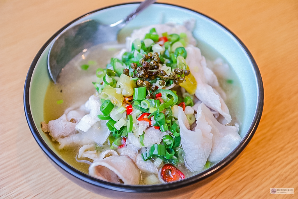 桃園蘆竹美食-阿本家 Jia Bena-純白色系簡約日雜文青質感風格川湘餐館/鄰近南崁台茂購物中心 @靜兒貪吃遊玩愛分享