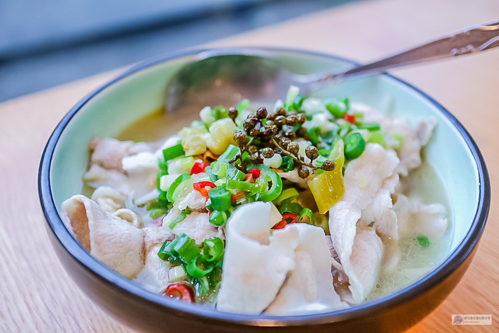 桃園蘆竹美食-阿本家 Jia Bena-純白色系簡約日雜文青質感風格川湘餐館/鄰近南崁台茂購物中心 @靜兒貪吃遊玩愛分享