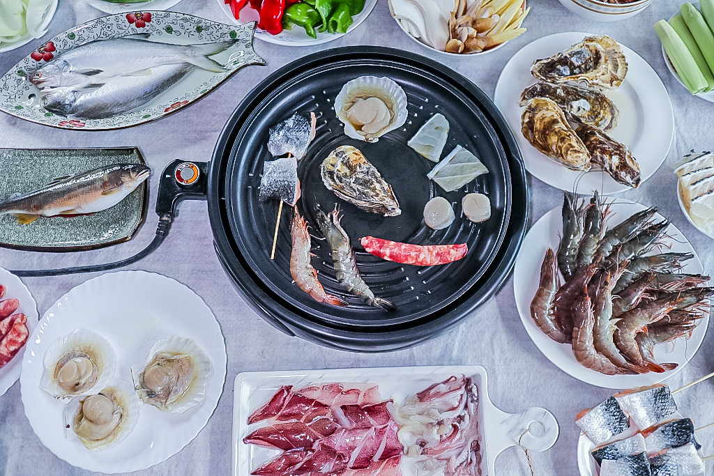 宅配美食-日日有漁-高品質海產日本廣島全殼生蠔/北海道生食級干貝/澎湖野生中卷/宜蘭爆卵母香魚/嚴選天然草蝦等新鮮魚貨/中秋烤肉食材推薦 @靜兒貪吃遊玩愛分享