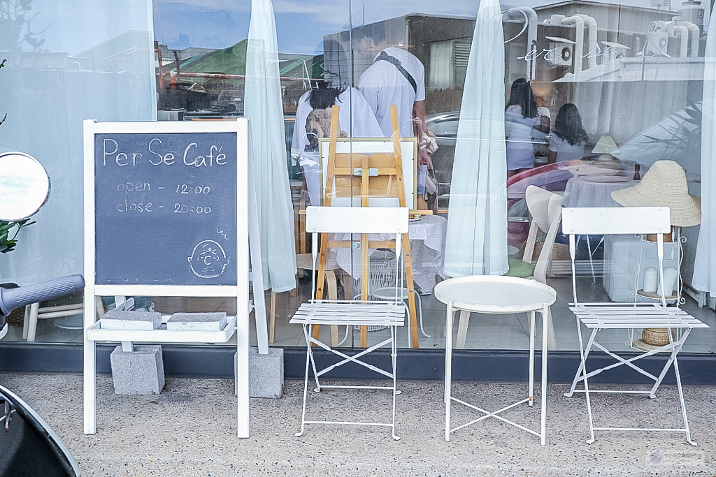 桃園中壢美食-Cafe Perse 珀舍咖啡-純白色韓系網美風格可愛查理拉花咖啡廳/義大利麵 鬆餅 甜點 咖啡/鄰近元智大學 @靜兒貪吃遊玩愛分享