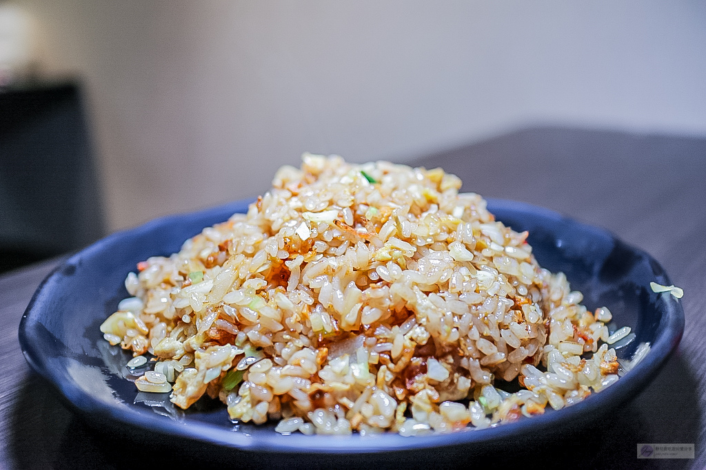 桃園美食-炒味亭炒飯專賣店-超人氣台灣炒飯王平價熱炒/炒飯 炒麵 熱炒/鄰近桃園大廟 @靜兒貪吃遊玩愛分享