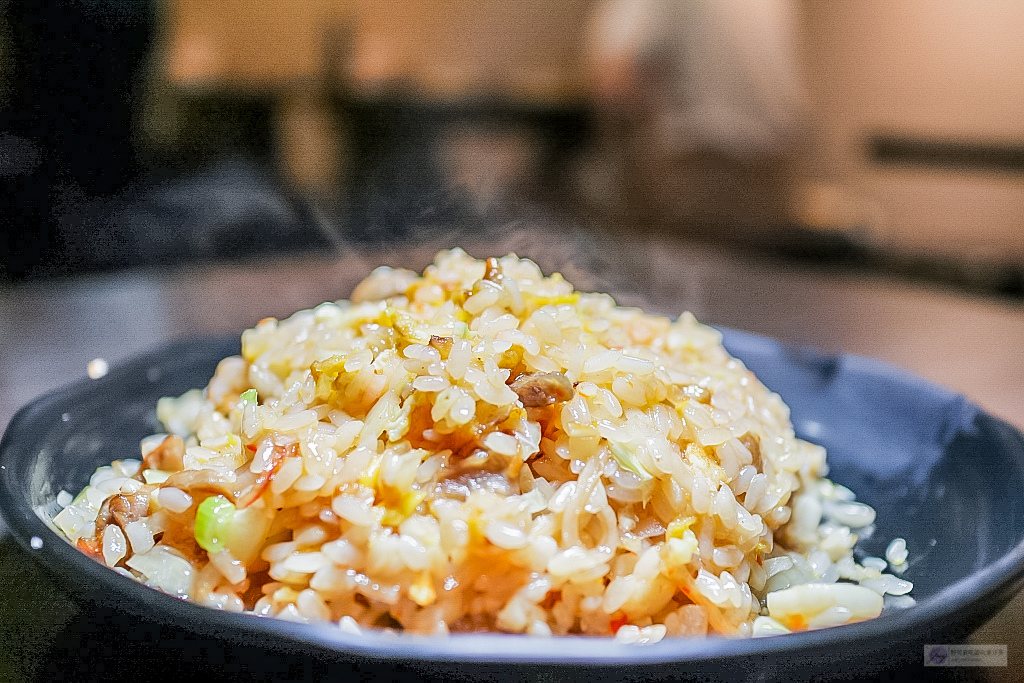 桃園美食-炒味亭炒飯專賣店-超人氣台灣炒飯王平價熱炒/炒飯 炒麵 熱炒/鄰近桃園大廟 @靜兒貪吃遊玩愛分享