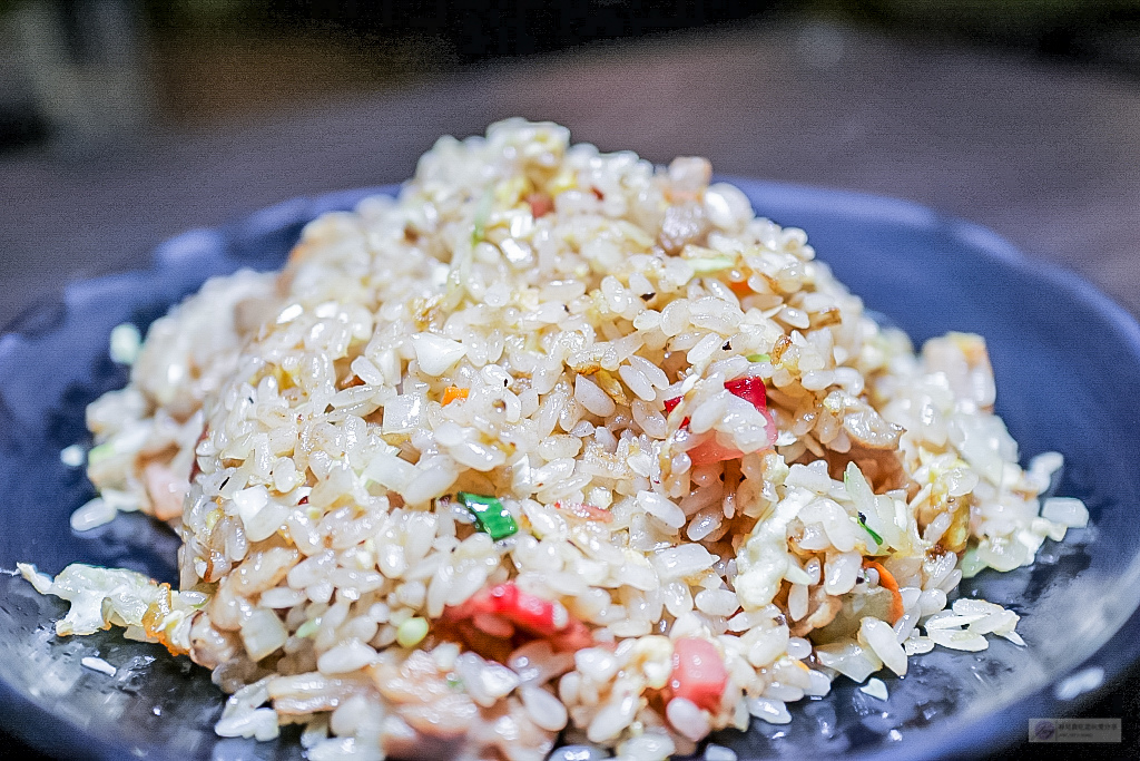 桃園美食-炒味亭炒飯專賣店-超人氣台灣炒飯王平價熱炒/炒飯 炒麵 熱炒/鄰近桃園大廟 @靜兒貪吃遊玩愛分享