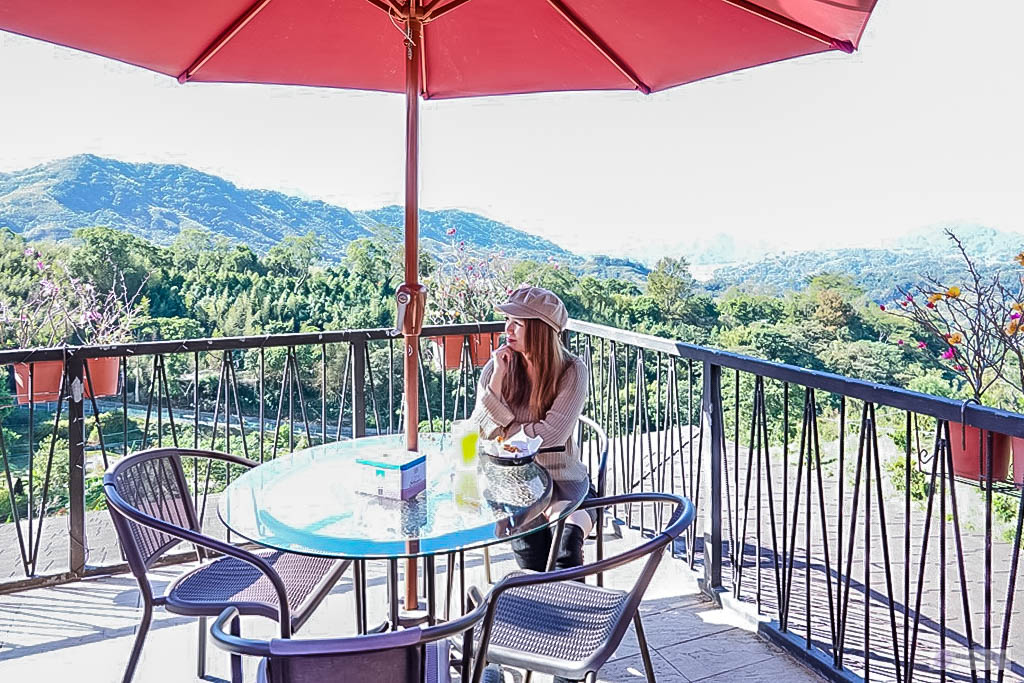 桃園復興美食-丸山咖啡-欣賞四季景緻的唯美浪漫風格景觀咖啡廳/義大利麵 鬆餅 下午茶/寵物友善、親子友善餐廳 @靜兒貪吃遊玩愛分享