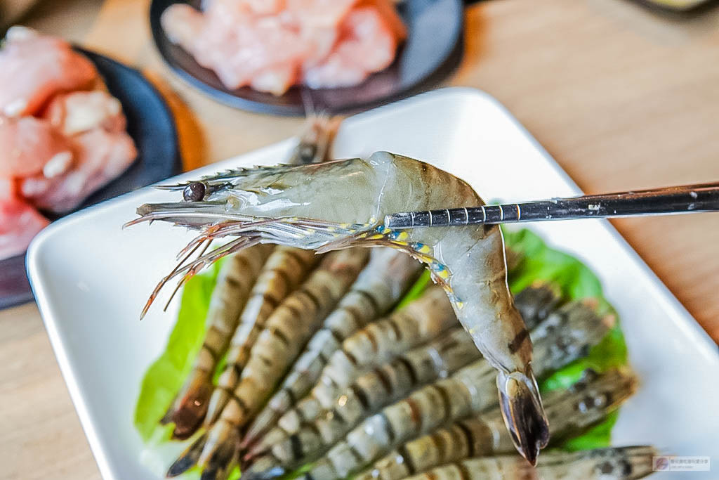 桃園美食-鬥牛士二鍋-超浮誇系大仙肉盤 平日午餐只要$358吃到飽/桃園ATT筷時尚食尚店 @靜兒貪吃遊玩愛分享