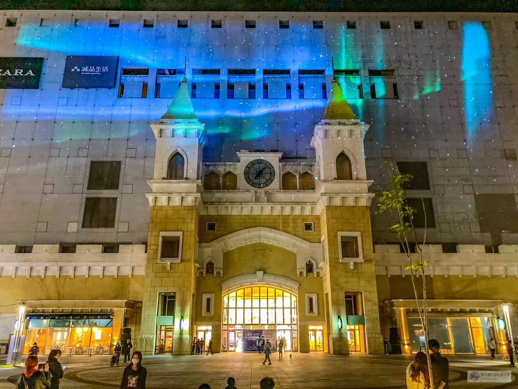 桃園蘆竹景點-台茂購物中心 TaiMall Shopping Center-台茂Shining耶誕嘉年華70米城堡雪人的耶誕時空之旅光雕秀 @靜兒貪吃遊玩愛分享