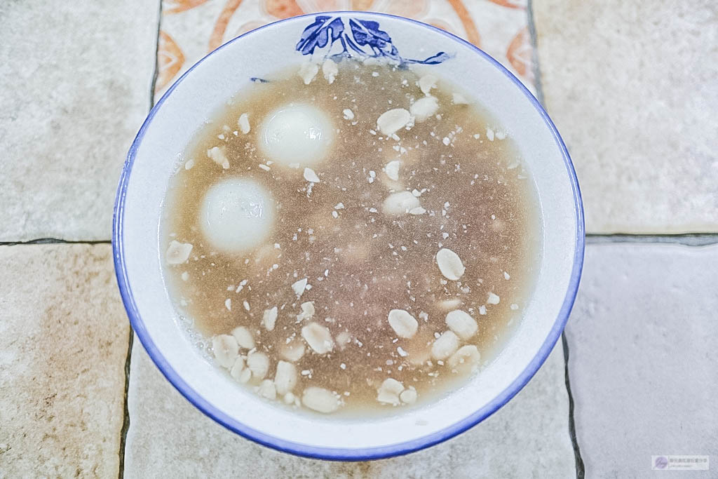 桃園龜山美食-陳秋剛綿綿冰-暖呼呼的低糖熱甜湯x純手工自製每日限量驚喜圓手工Q圓/龜山后街美食 @靜兒貪吃遊玩愛分享