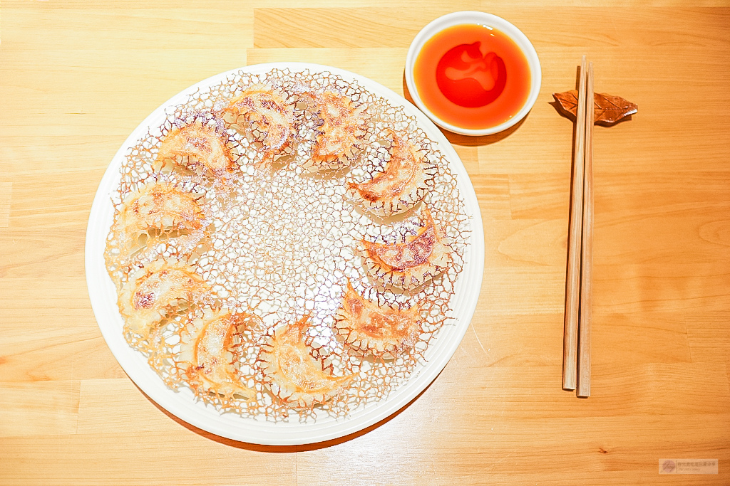 花蓮美食-來打餃-日式老宅文青簡約風格的超夢幻網美冰花煎餃/鄰近田埔生態公園 @靜兒貪吃遊玩愛分享