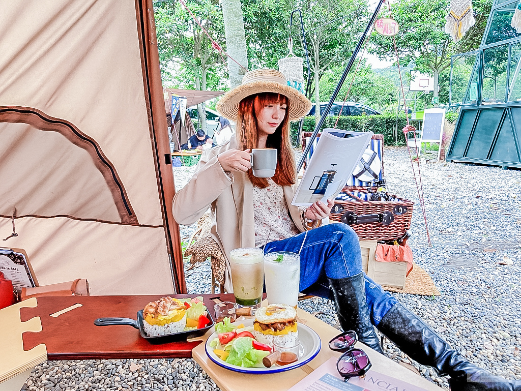 桃園蘆竹美食-Friend In Caf’e-採預約制超Chill日雜文青網美風野營帳篷咖啡廳/BBQ 鹹食 咖啡 甜點/鄰近第一高爾夫球場/寵物友善餐廳 @靜兒貪吃遊玩愛分享