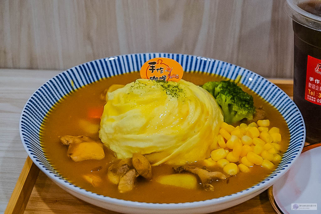 桃園美食-魔法樂廚歐姆咖哩、日式丼飯專賣-百元平價香濃美味的南瓜咖哩專賣店/咖哩 飲品 丼飯/桃園大業總店 @靜兒貪吃遊玩愛分享