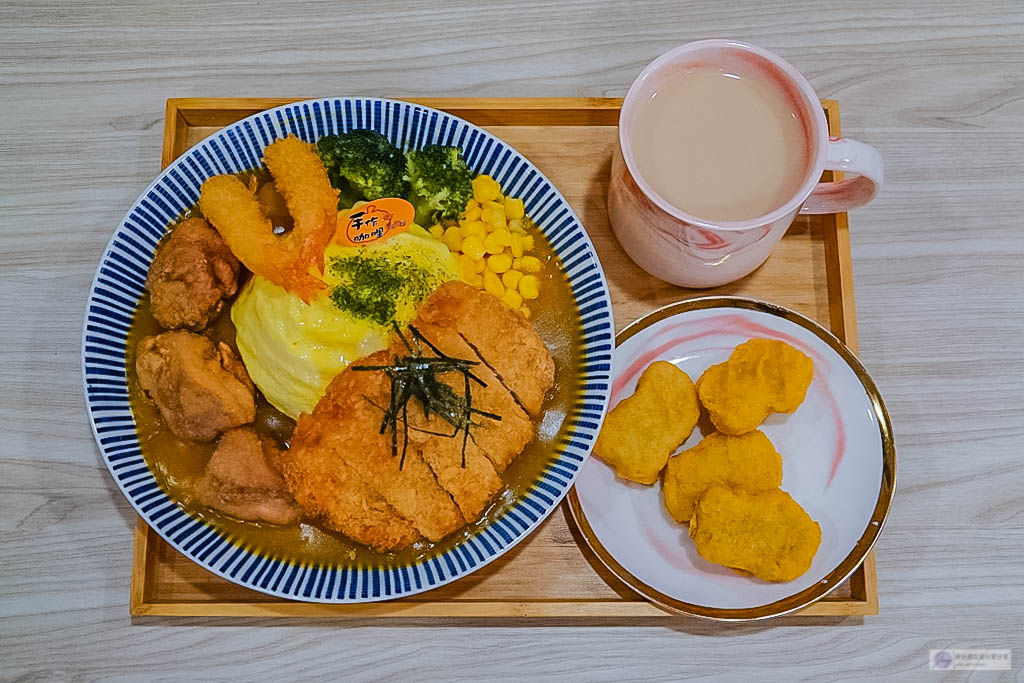 桃園美食-魔法樂廚歐姆咖哩、日式丼飯專賣-百元平價香濃美味的南瓜咖哩專賣店/咖哩 飲品 丼飯/桃園大業總店 @靜兒貪吃遊玩愛分享