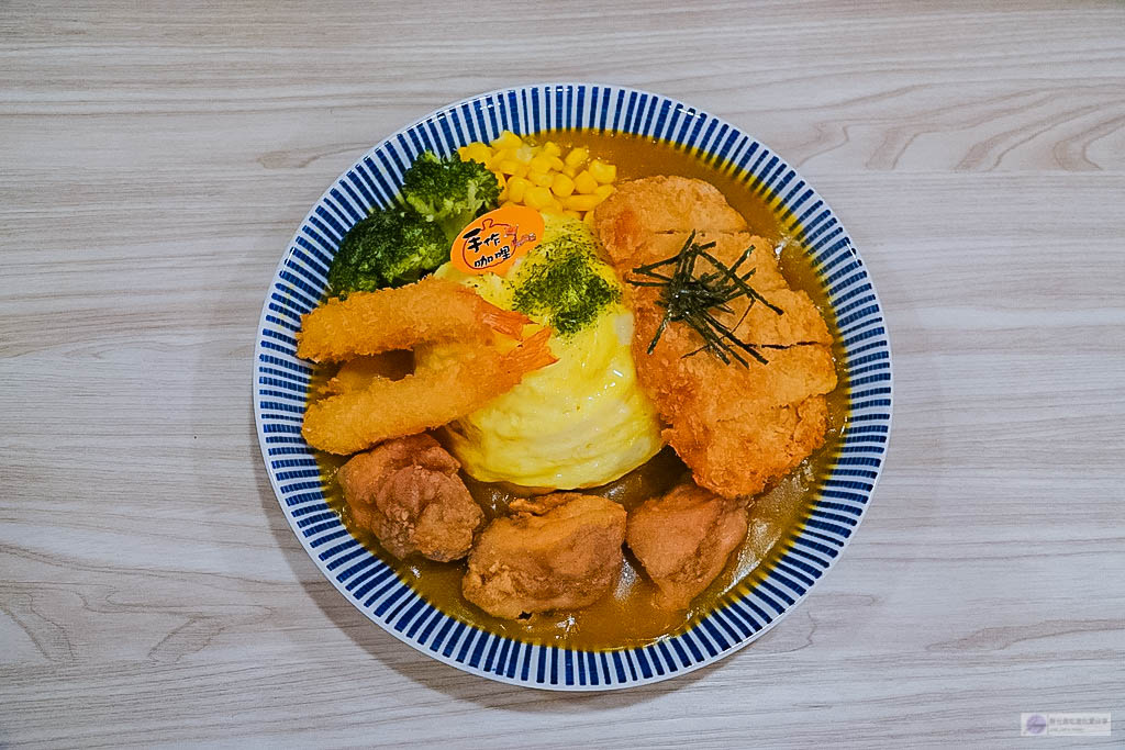 桃園美食-魔法樂廚歐姆咖哩、日式丼飯專賣-百元平價香濃美味的南瓜咖哩專賣店/咖哩 飲品 丼飯/桃園大業總店 @靜兒貪吃遊玩愛分享