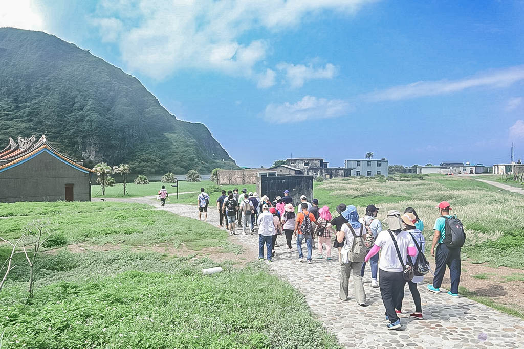 宜蘭頭城旅遊-龜山島賞鯨船隊-凱鯨號-偽出國一秒到帛琉!絕美仙境牛奶海/登島+環繞龜山島二合一行程 @靜兒貪吃遊玩愛分享