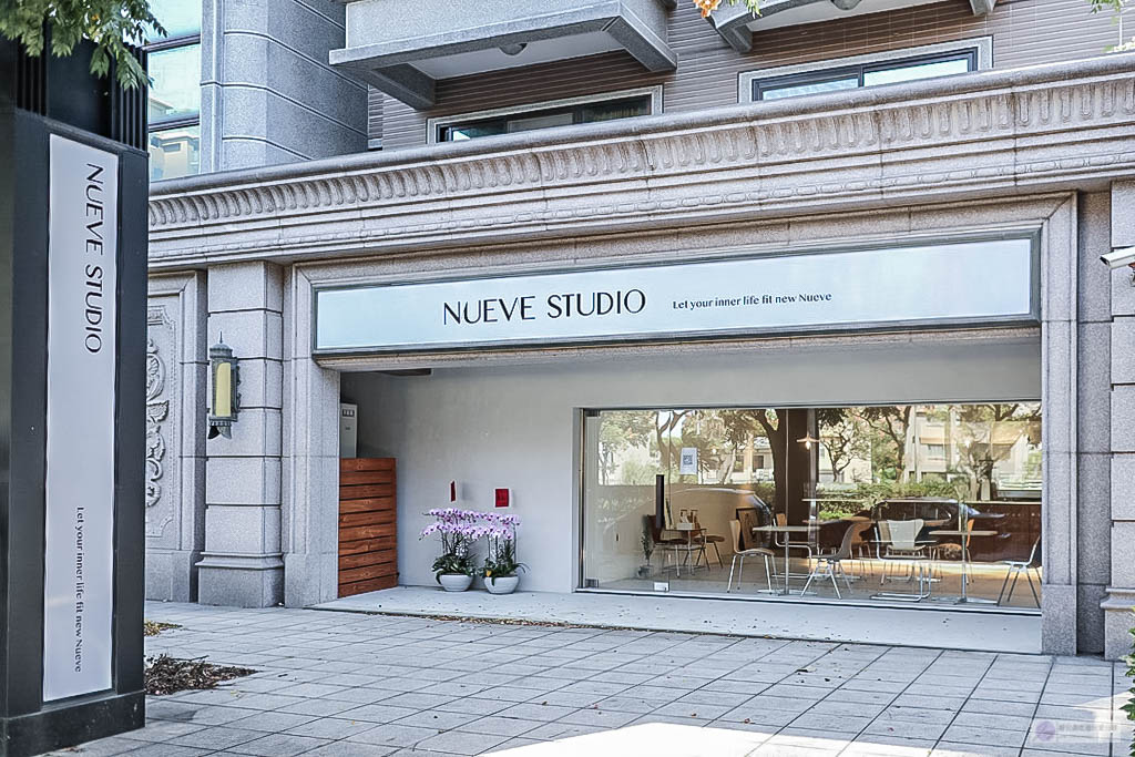 桃園中壢美食-Nueve Studio-偽出國純白韓系簡約文青咖啡廳/咖啡 司康 甜點/鄰近青埔高鐵 @靜兒貪吃遊玩愛分享