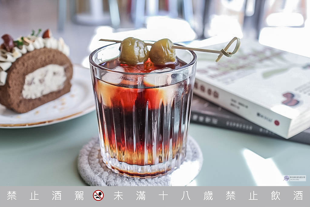 桃園中壢美食-Habbit coffee-北歐簡約清新質感咖啡廳/咖啡 飲品 甜點/鄰近平鎮交流道/寵物友善 @靜兒貪吃遊玩愛分享