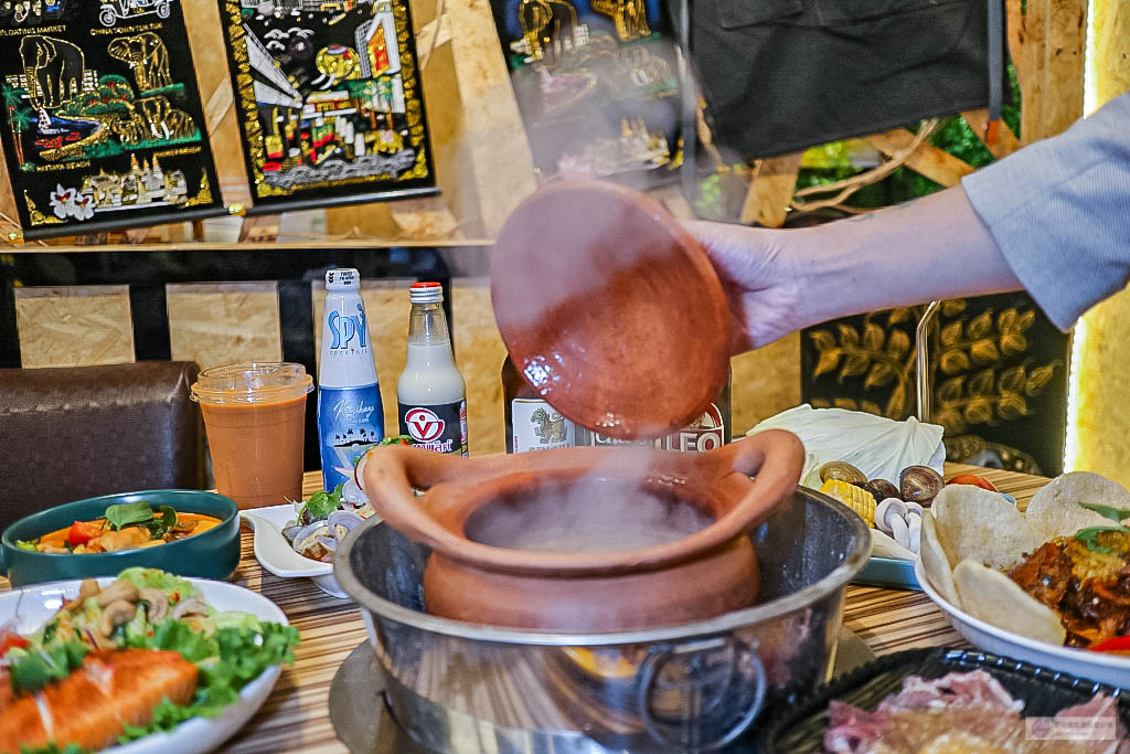 桃園蘆竹美食-Thai大佬.泰式廚房-隱藏在巷弄內超道地的泰式土窯酸辣鍋/炸物烤物 熱炒 鍋物/鄰近南崁市場(已歇業) @靜兒貪吃遊玩愛分享