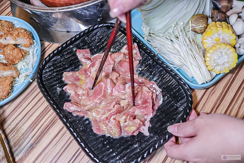 桃園蘆竹美食-Thai大佬.泰式廚房-隱藏在巷弄內超道地的泰式土窯酸辣鍋/炸物烤物 熱炒 鍋物/鄰近南崁市場(已歇業) @靜兒貪吃遊玩愛分享