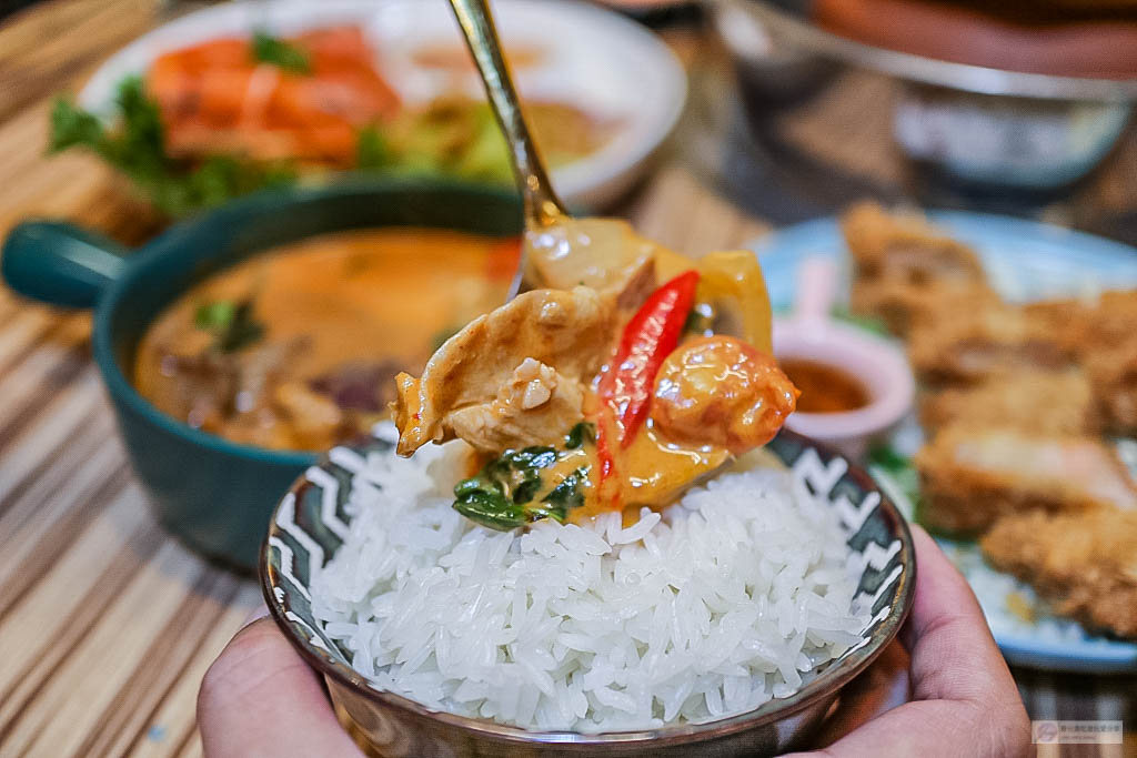 桃園蘆竹美食-Thai大佬.泰式廚房-隱藏在巷弄內超道地的泰式土窯酸辣鍋/炸物烤物 熱炒 鍋物/鄰近南崁市場(已歇業) @靜兒貪吃遊玩愛分享