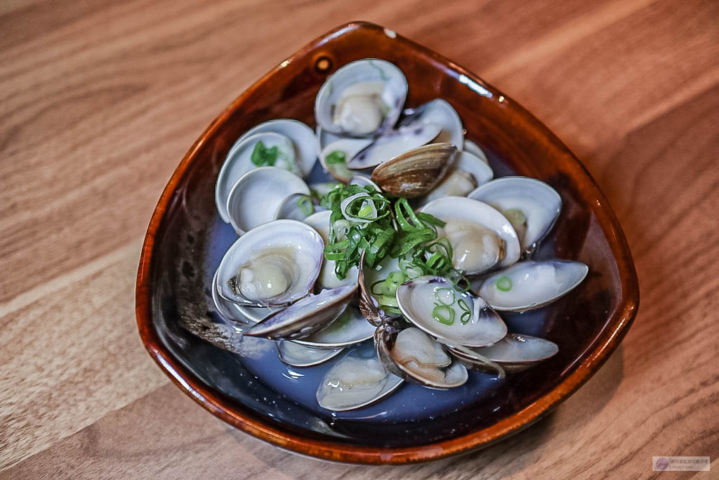 桃園美食-三石居酒屋-秒飛日本居酒屋!銅板價日式串燒烤物/桃園大廟旁/宵夜 小酌 美食 @靜兒貪吃遊玩愛分享