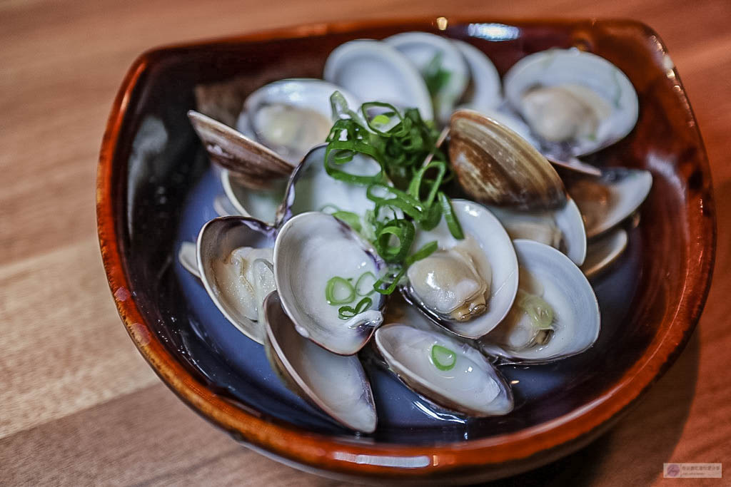 桃園美食-三石居酒屋-秒飛日本居酒屋!銅板價日式串燒烤物/桃園大廟旁/宵夜 小酌 美食 @靜兒貪吃遊玩愛分享