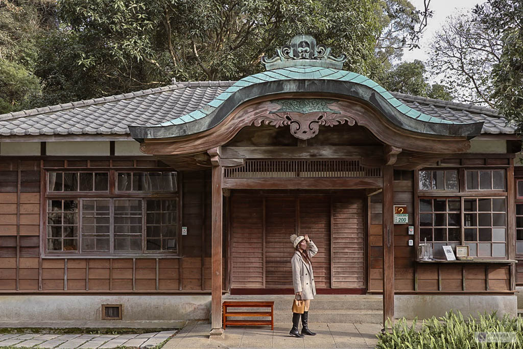 桃園景點-桃園忠烈祠暨神社文化園區-新秘境日式昭和神社裡的巨大月球/元宇宙光影藝術展/神社星河宇宙假日市集 浪漫花手水/IG打卡聚集地 @靜兒貪吃遊玩愛分享