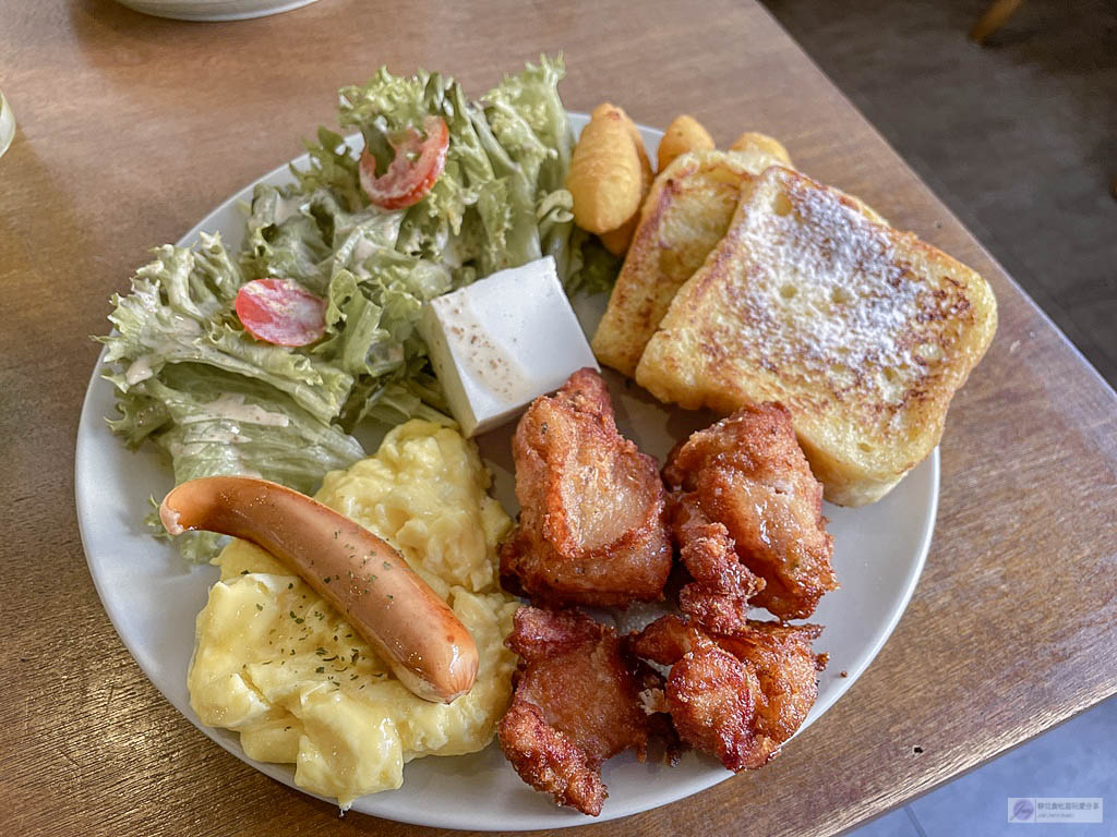 台中西區美食-凡日 bread &#038; meal-老宅改造的日雜文青風格早午餐/早午餐 咖啡 飲品/鄰近審計新村 @靜兒貪吃遊玩愛分享